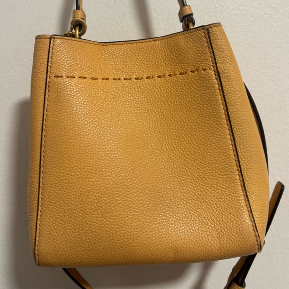 Tory Burch - Small McGraw Bucket Bag - Picture 5 of 11